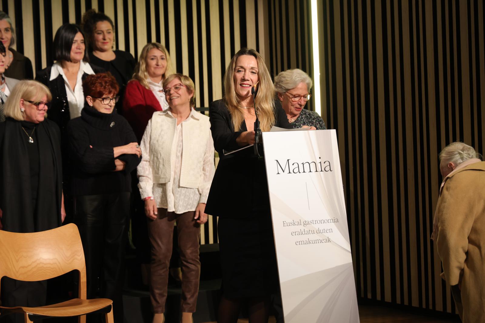 Presentación del libro &#039;Mamia (Esencia)&#039;