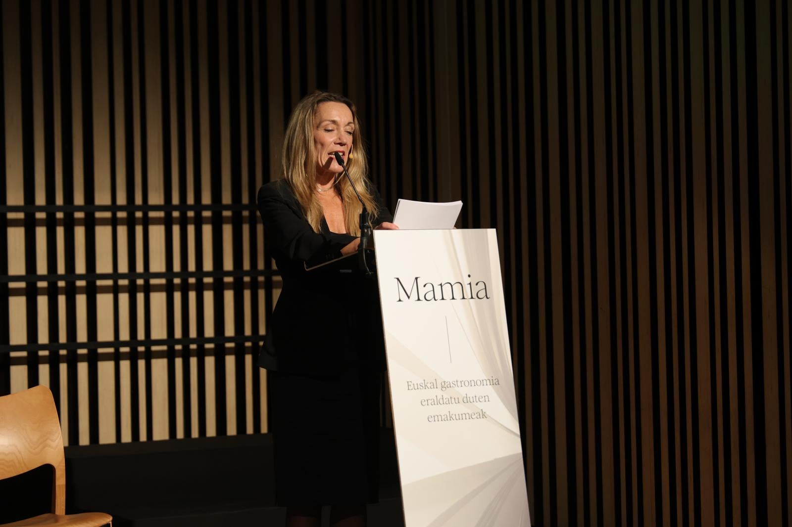 Presentación del libro &#039;Mamia (Esencia)&#039;