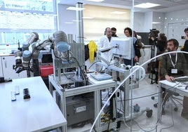 Trabajadores de Tecnalia en su sede de Miramon