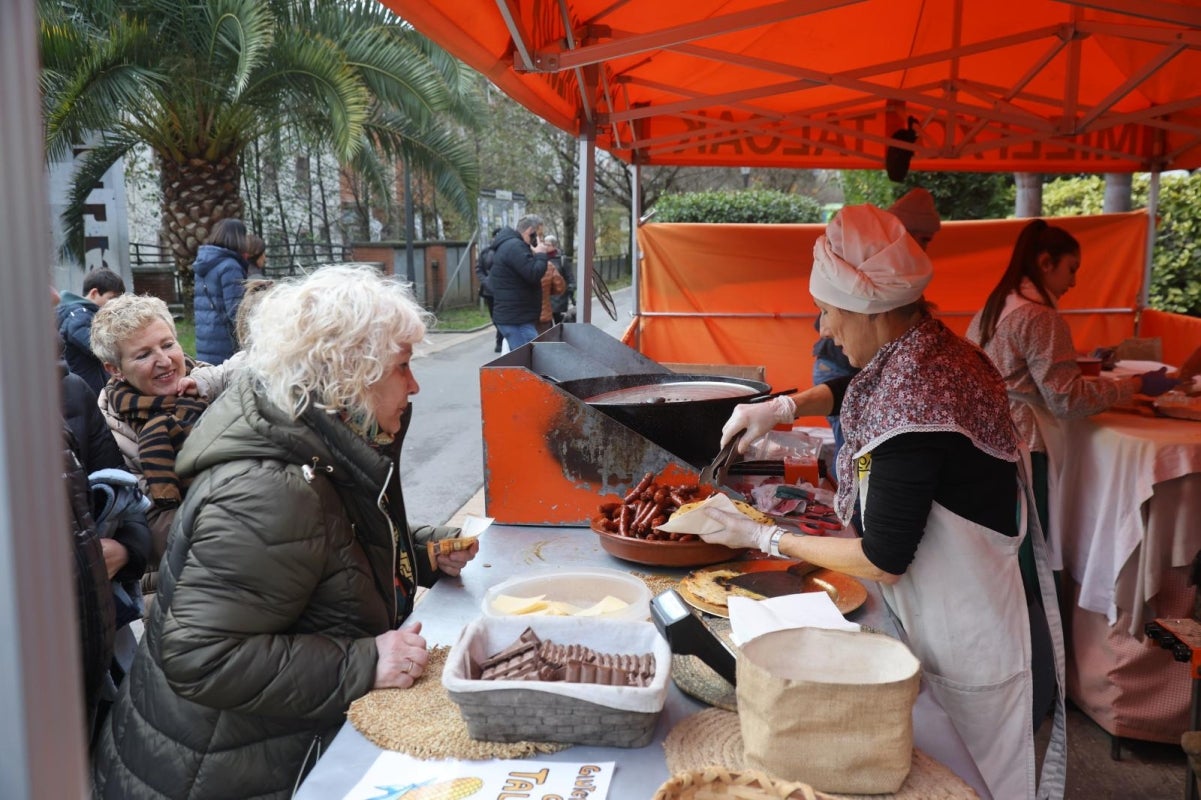 Gran ambiente en la feria de Santa Lucía