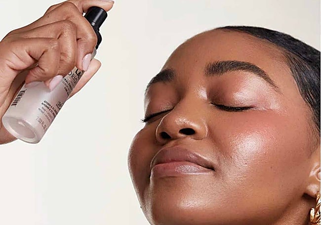 Aplicación de spray fijador