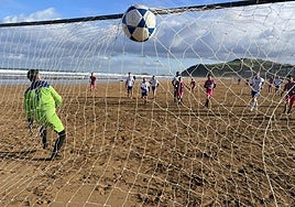 Ulacia Bidaiak taldeak penalti honekin irabazi zion Kosta Hortz Klinika taldeari lider jarraitzeko.