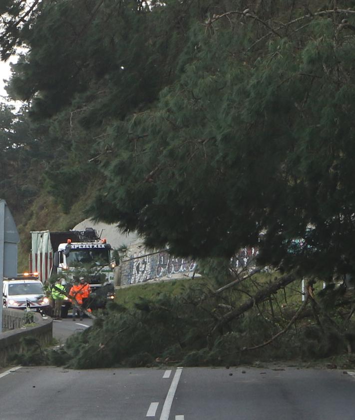 Imagen secundaria 2 - La carretera N-634 recupera la normalidad entre Deba e Itziar