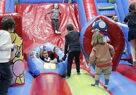 Gabonetan jolaserako aukera ezberdinak izango dituzte herriko gaztetxoenek.