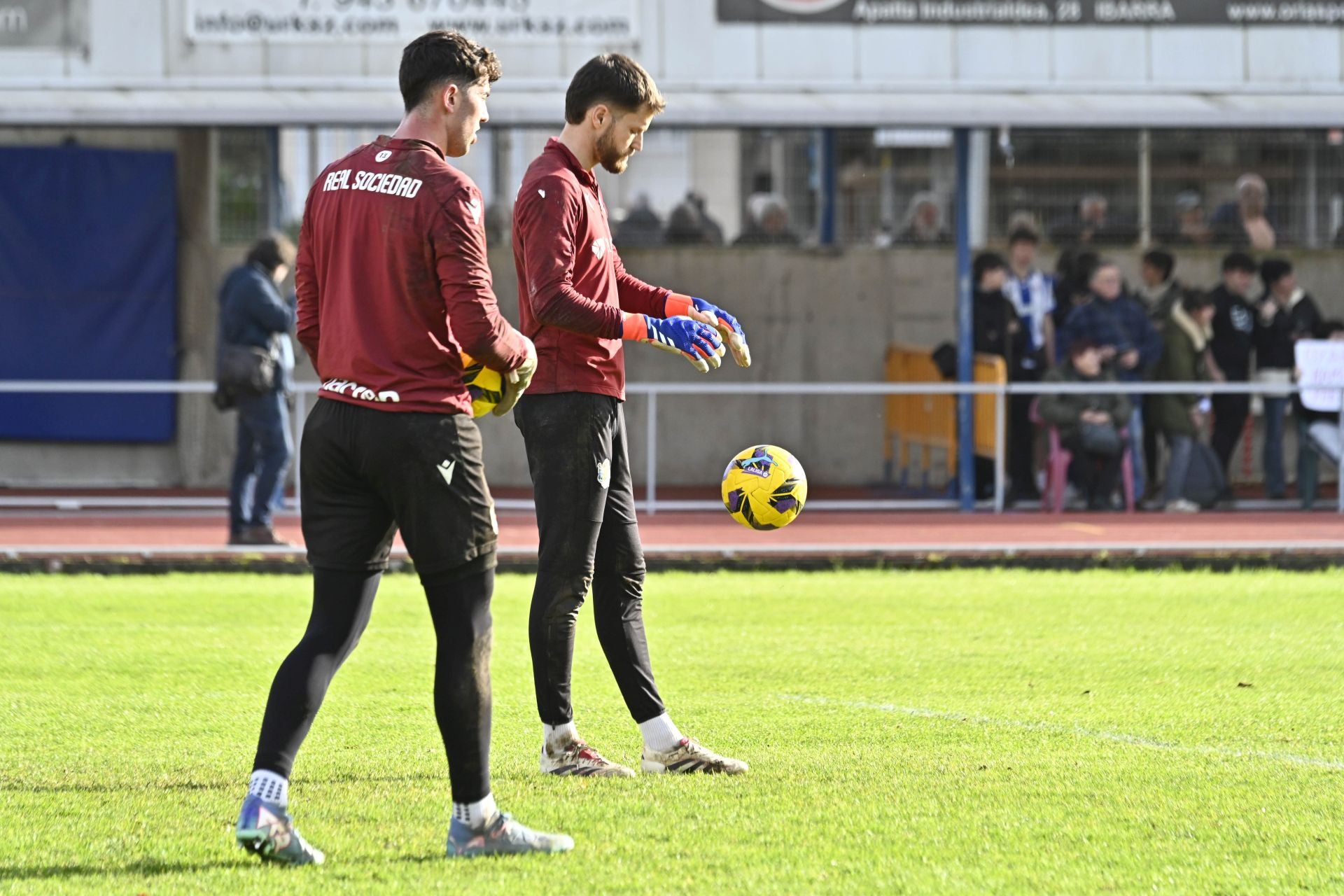 900 jóvenes arropan a la Real en Tolosa