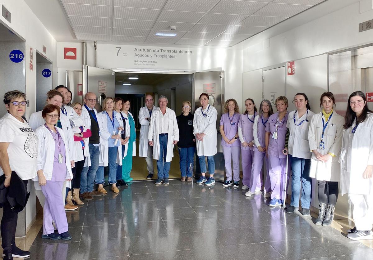 Equipo médico del Hospital de Cruces que ha intervenido en el trasplante renal número 5.000 de Osakidetza.