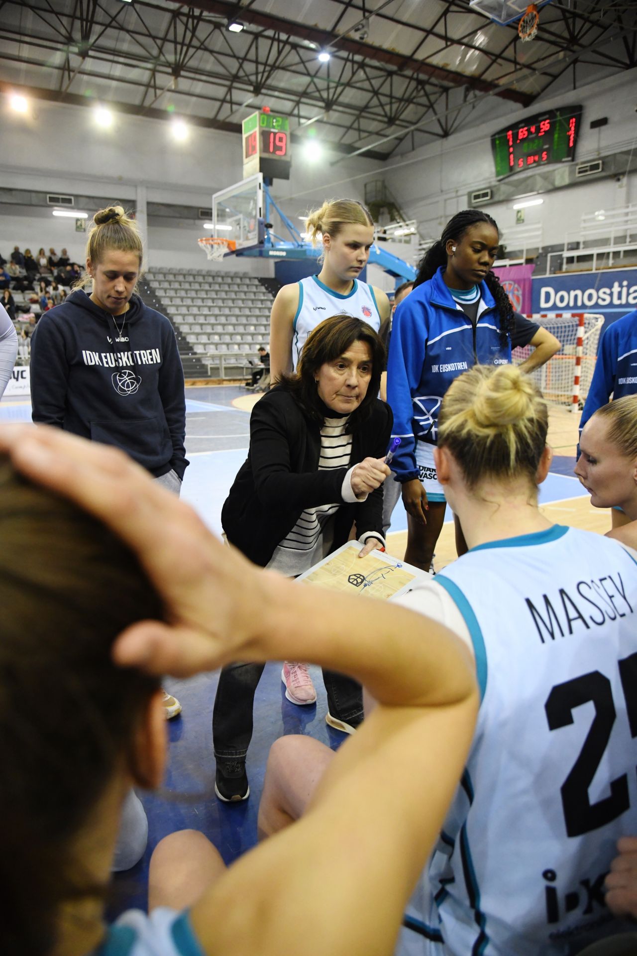 El hito del IDK Euskotren, en imágenes