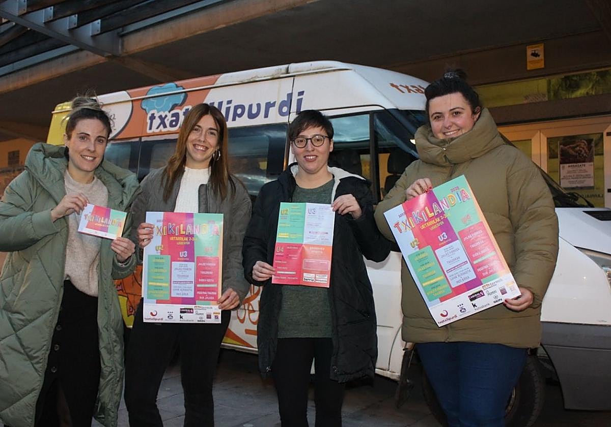 Txatxilipurdiko arduradunak Txikilandia 2025 egitasmoa aurkezten.