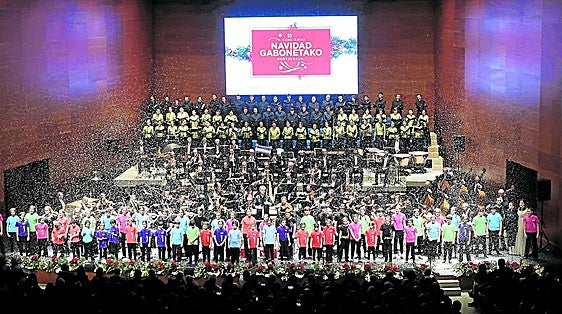 Un 'zorionak' a DV en el concierto más plural