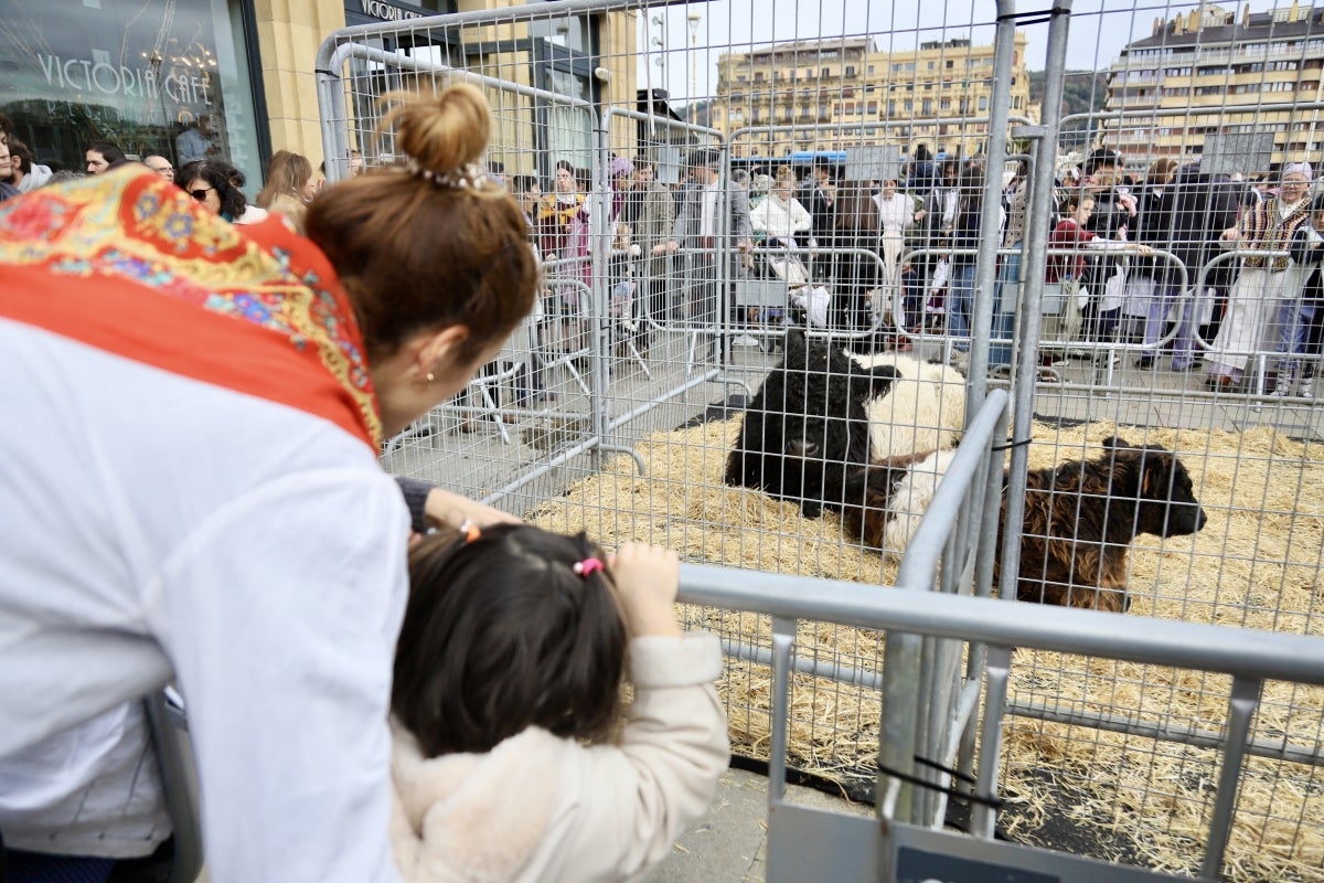 Donostia disfruta de su feria de Santo Tomás