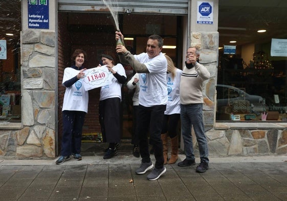 Alegría en Mendaro, donde el tercer premio de la Lotería de Navidad ha dejado 300.000 euros