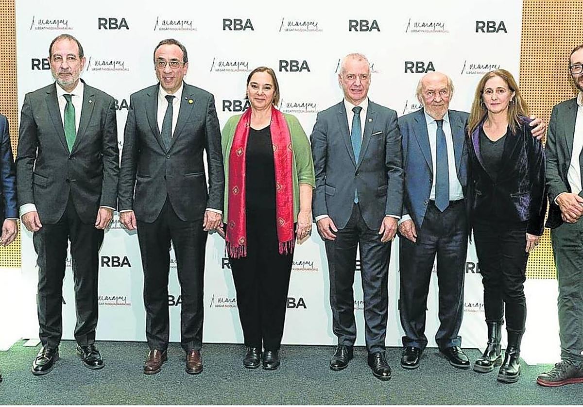 El exlehendakari Urkullu, con la presidenta de la Fundación Catalunya-Europa, Airy Maragall, el expresident Aragonès, Ramón Espadaler y Josep Rull, entre otros.