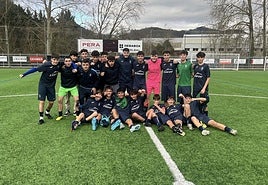 Los cadetes durante la celebración de la clasificación