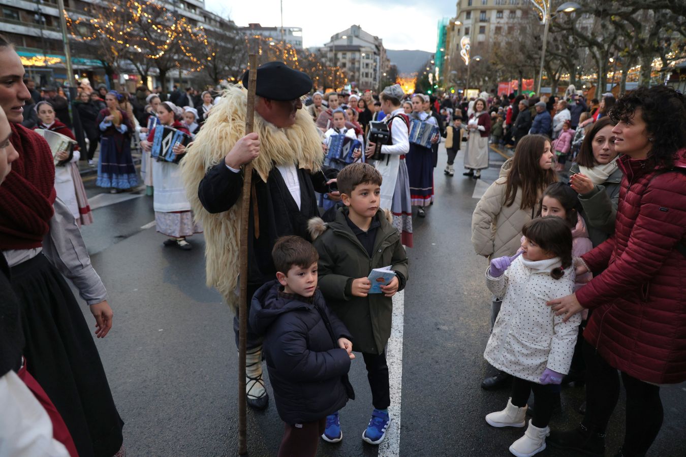 Olentzero visita a los niños de Irun