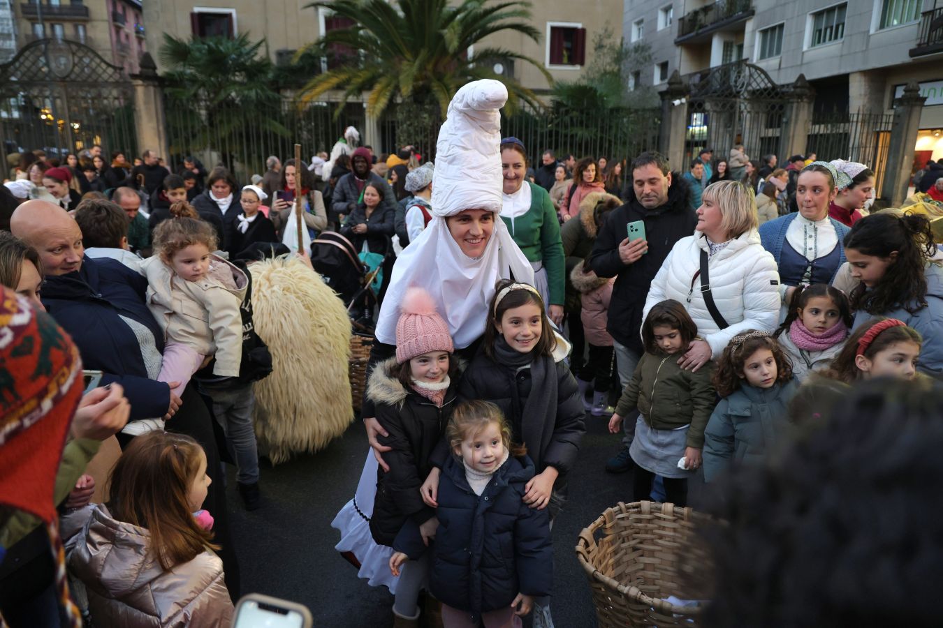 Olentzero visita a los niños de Irun