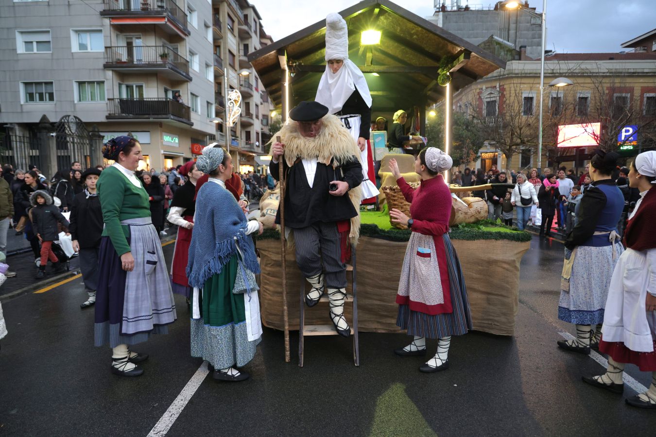 Olentzero visita a los niños de Irun