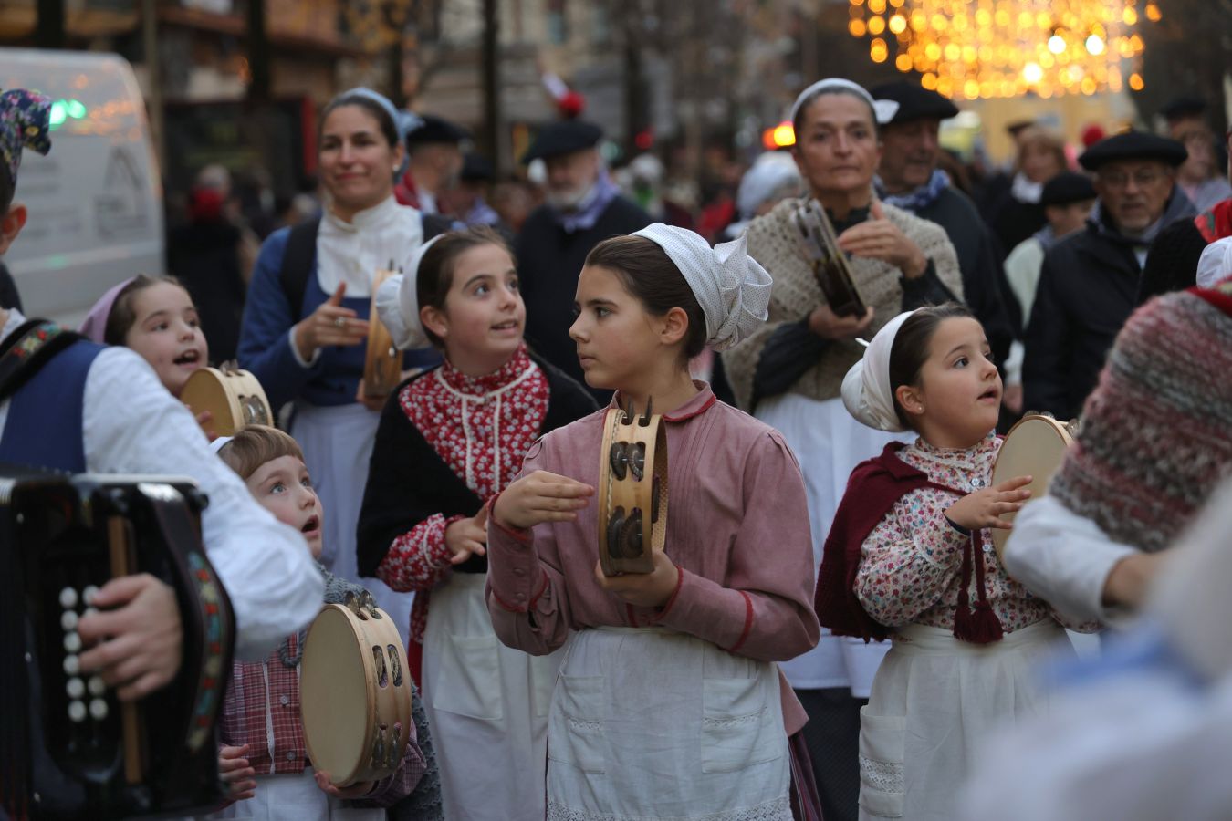 Olentzero visita a los niños de Irun