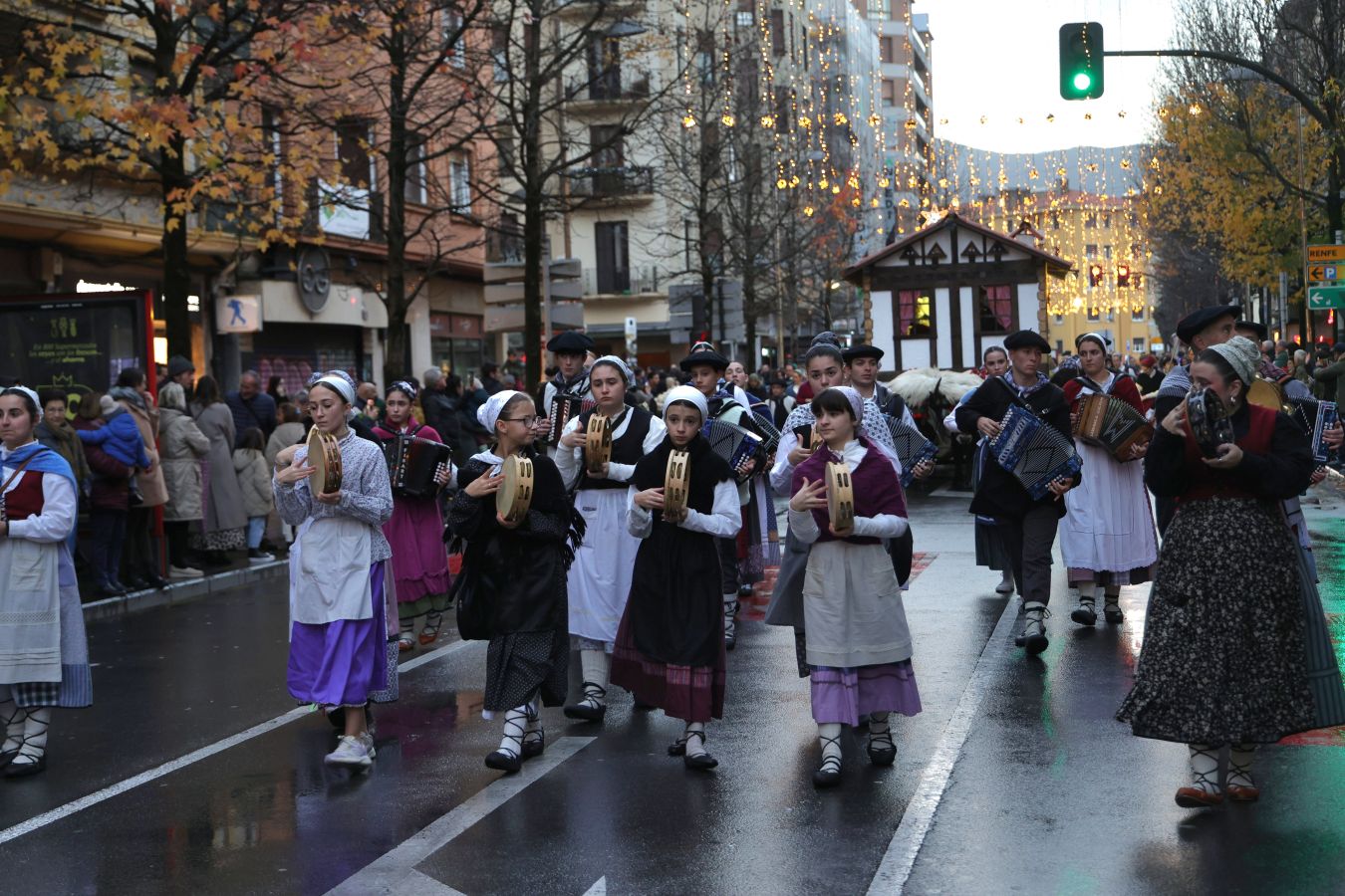 Olentzero visita a los niños de Irun
