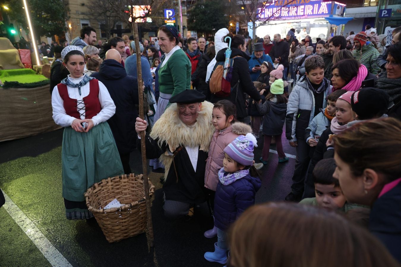 Olentzero visita a los niños de Irun