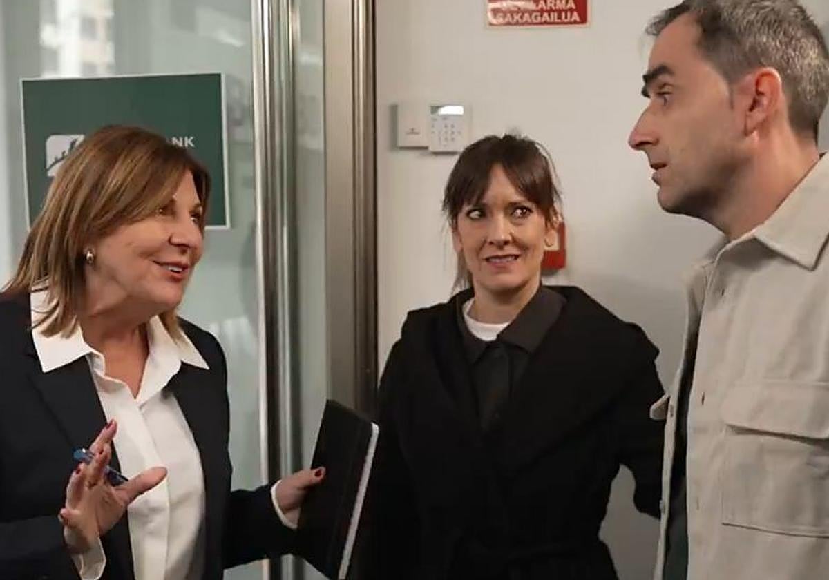 Tres de los protagonistas del vídeo de 'Vaya Semanita' sobre los problemas de vivienda en San Sebastián.