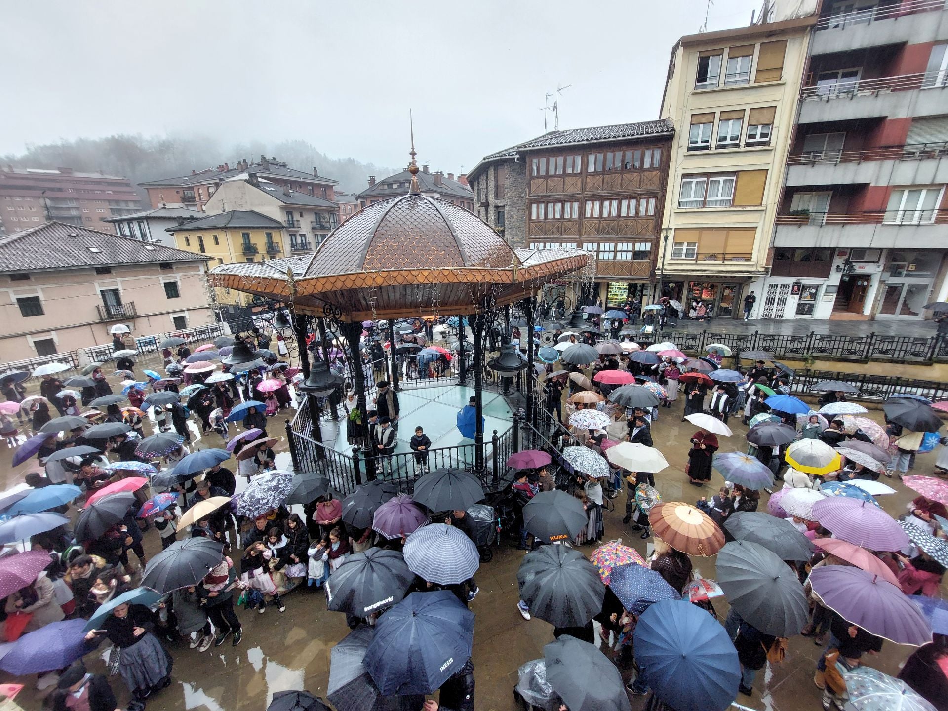 Olentzero no falla a su cita en Beasain