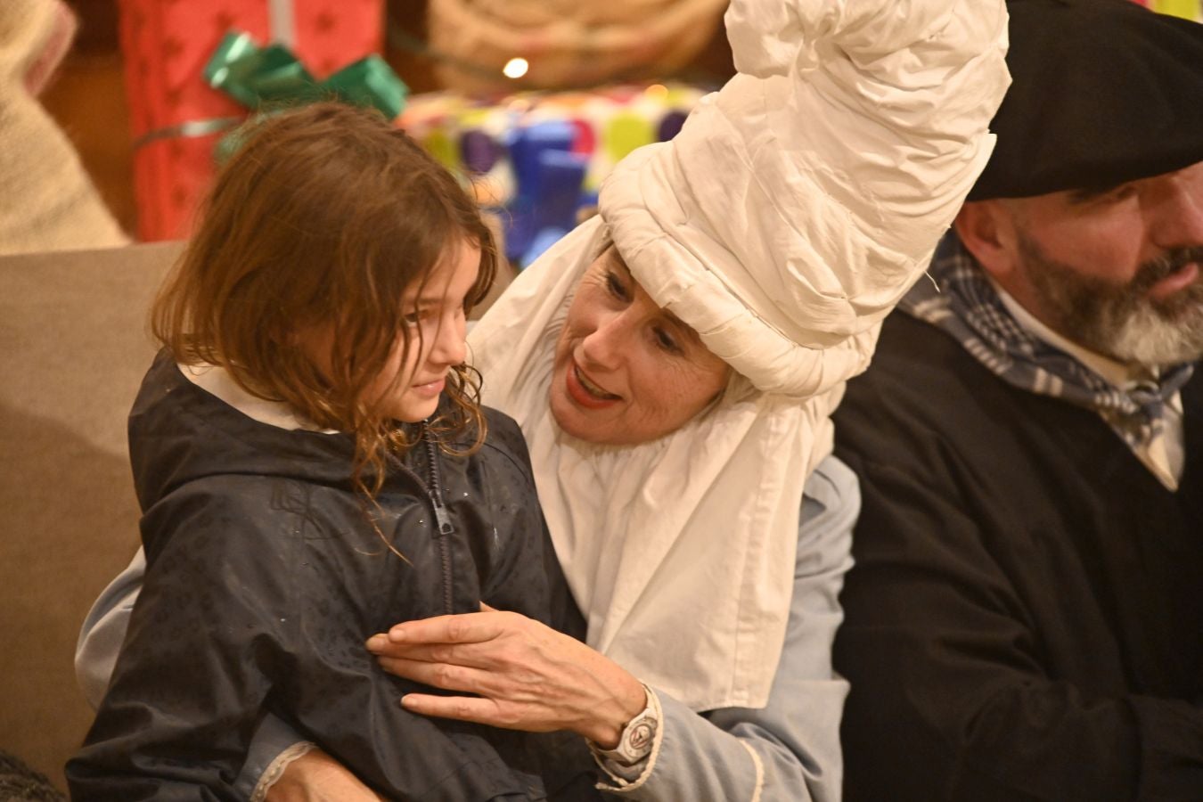 La lluvia no puede con Olentzero y Mari Domingi en Donostia