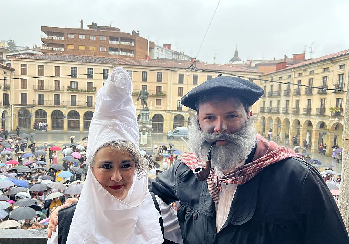 Olentzero y Mari Domingi ya están en Zumarraga