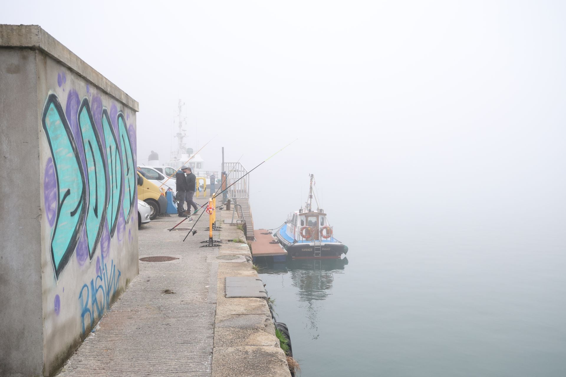 Gipuzkoa amanece bajo una densa niebla