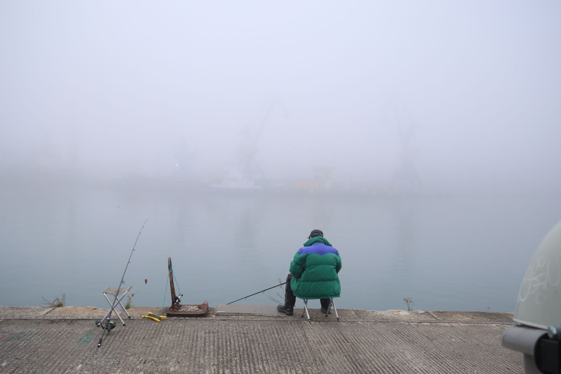 Gipuzkoa amanece bajo una densa niebla