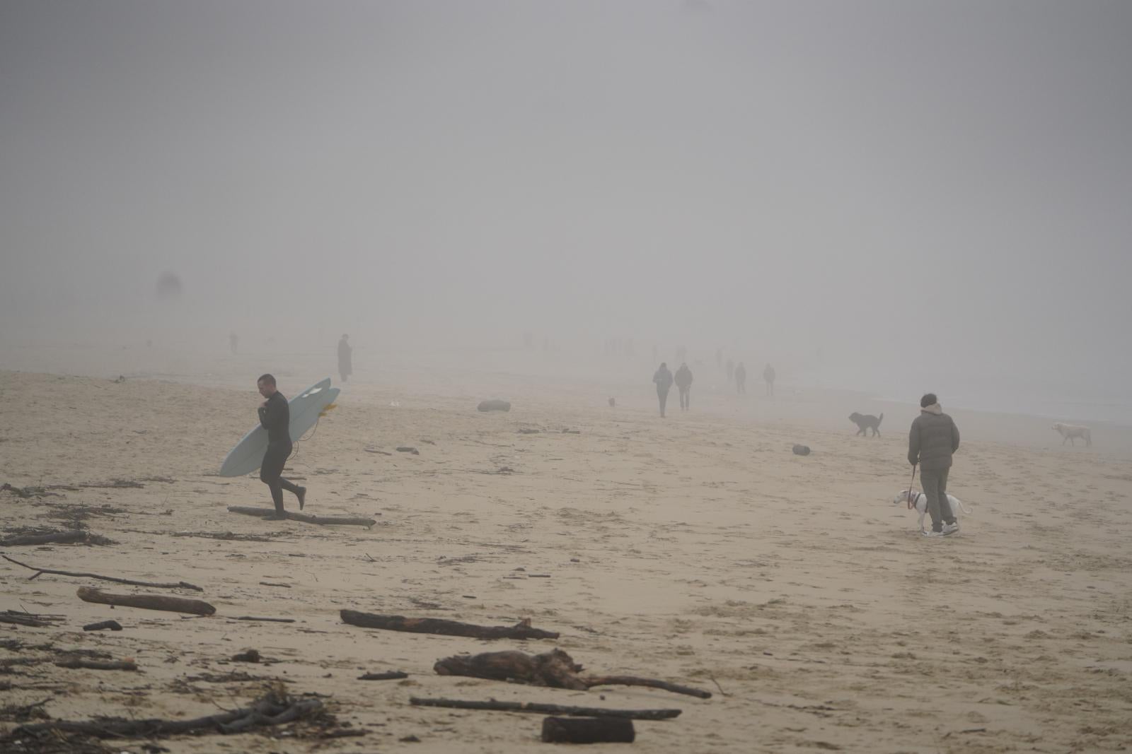 Gipuzkoa amanece bajo una densa niebla