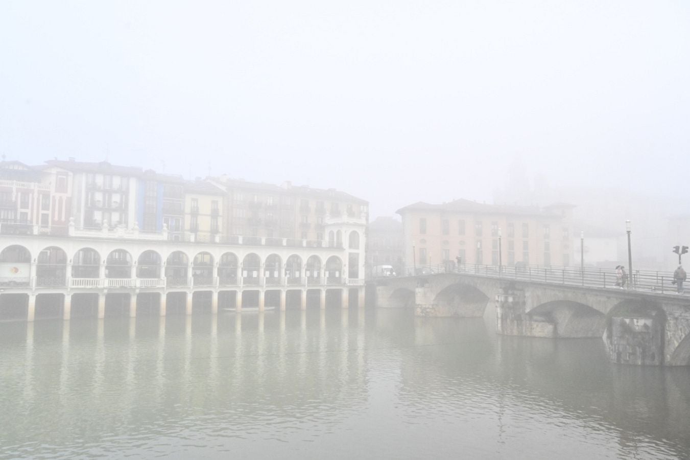 Gipuzkoa amanece bajo una densa niebla