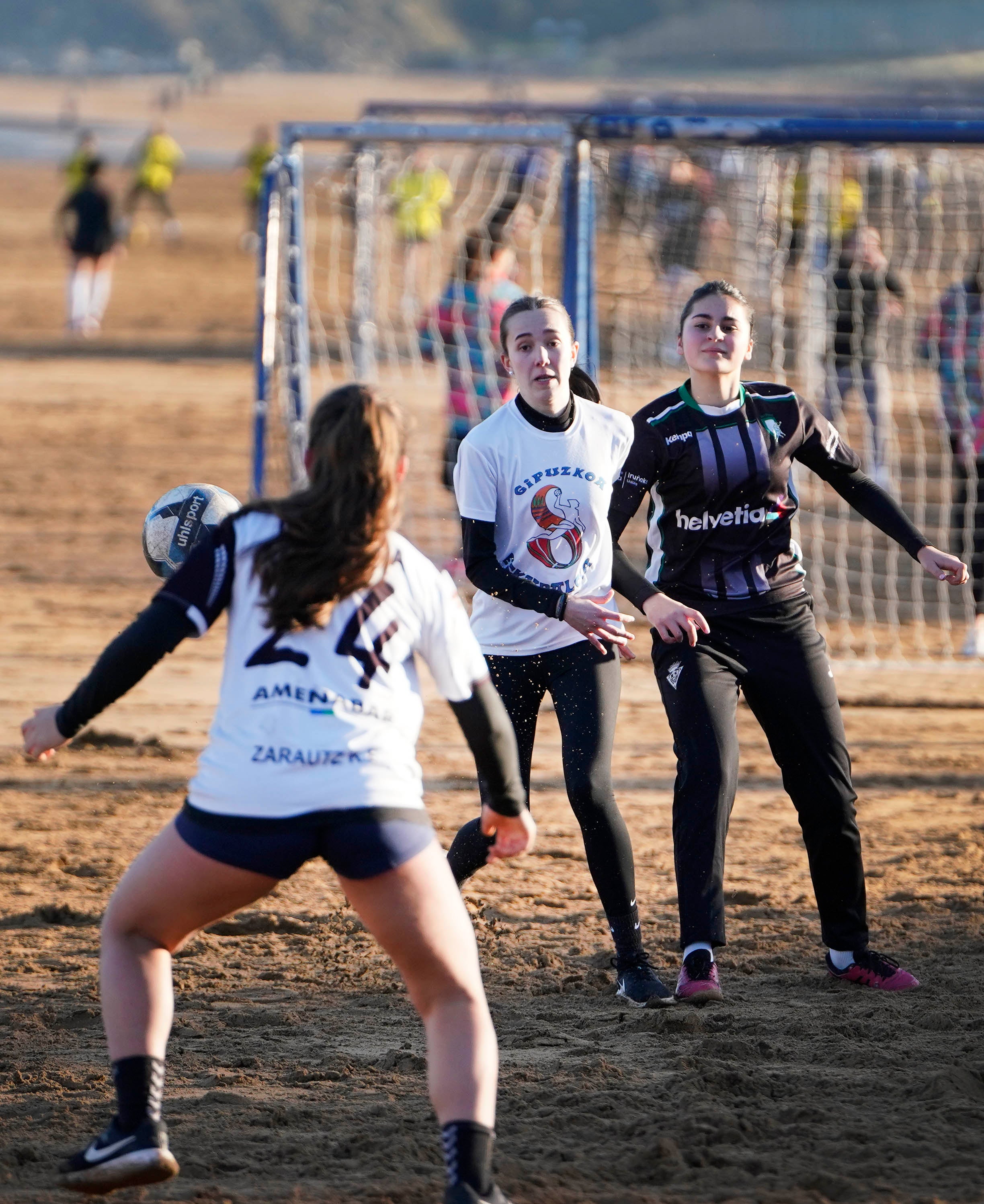 Así se ha vivido el Torneo de Fútbol Playa Femenino de Zarautz