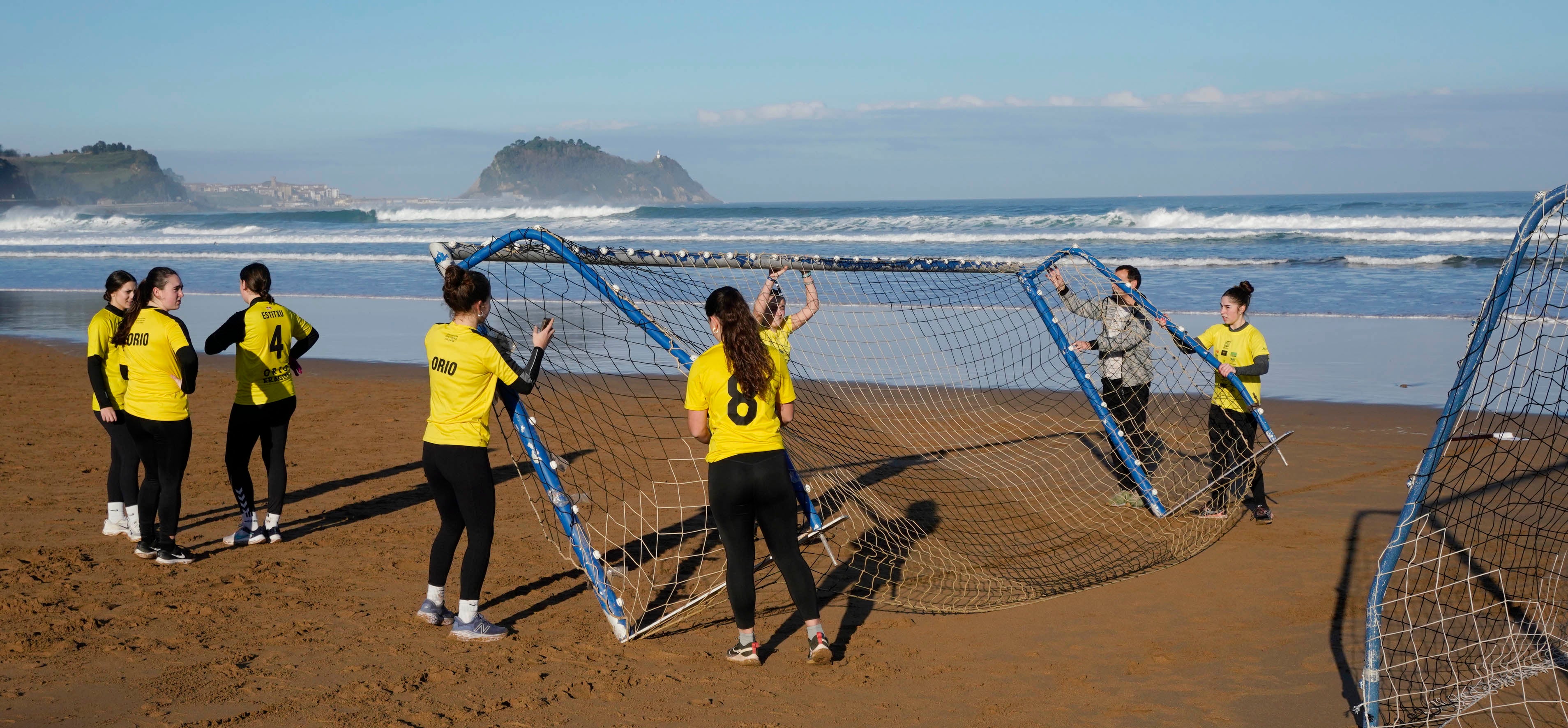 Así se ha vivido el Torneo de Fútbol Playa Femenino de Zarautz