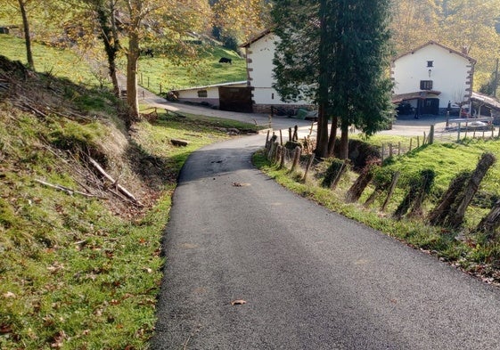 Uno de los asfaltados realizados en caminos del Valle.