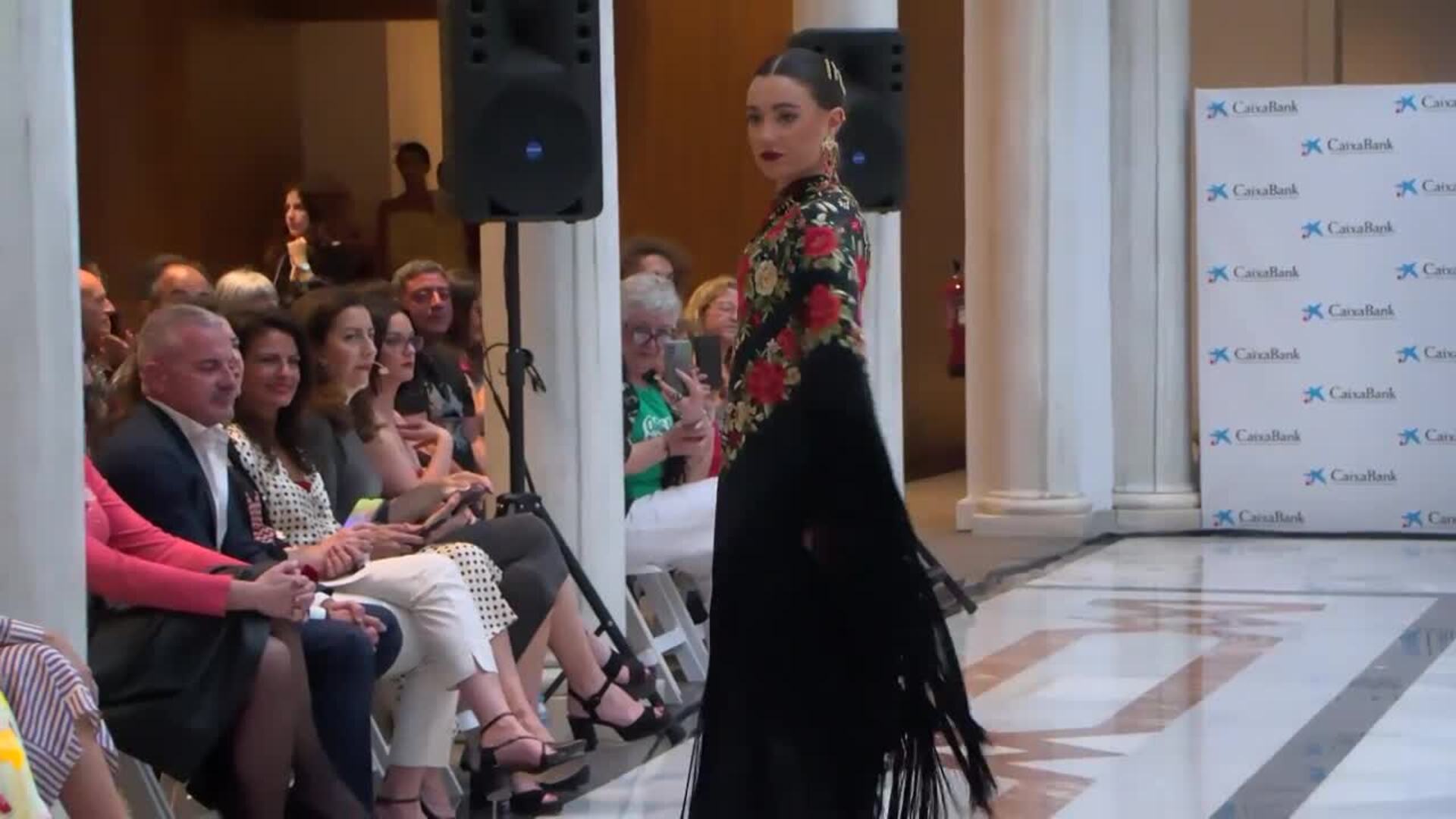 CaixaBank celebra un desfile de moda flamenca para fomentar el emprendimiento femenino