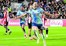 Merino celebra su gol ante el Brentford.