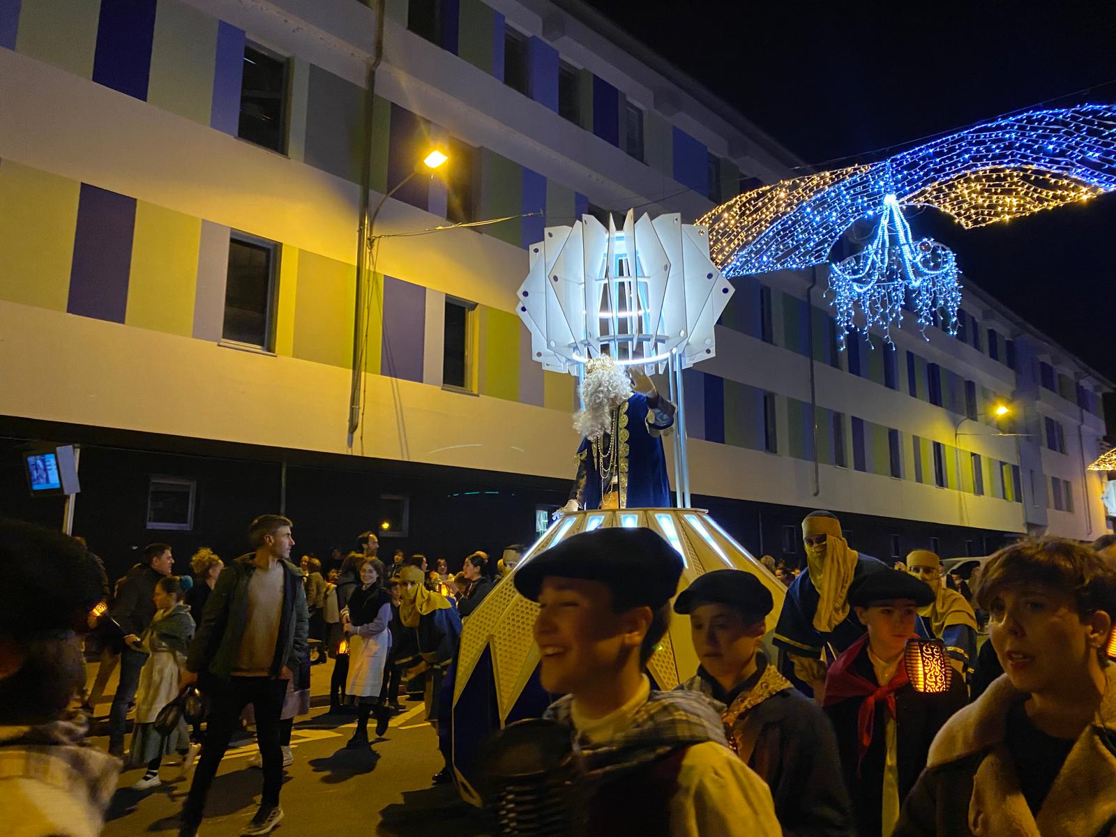 Los Reyes Magos llegan a Azpeitia en tren txu-txu