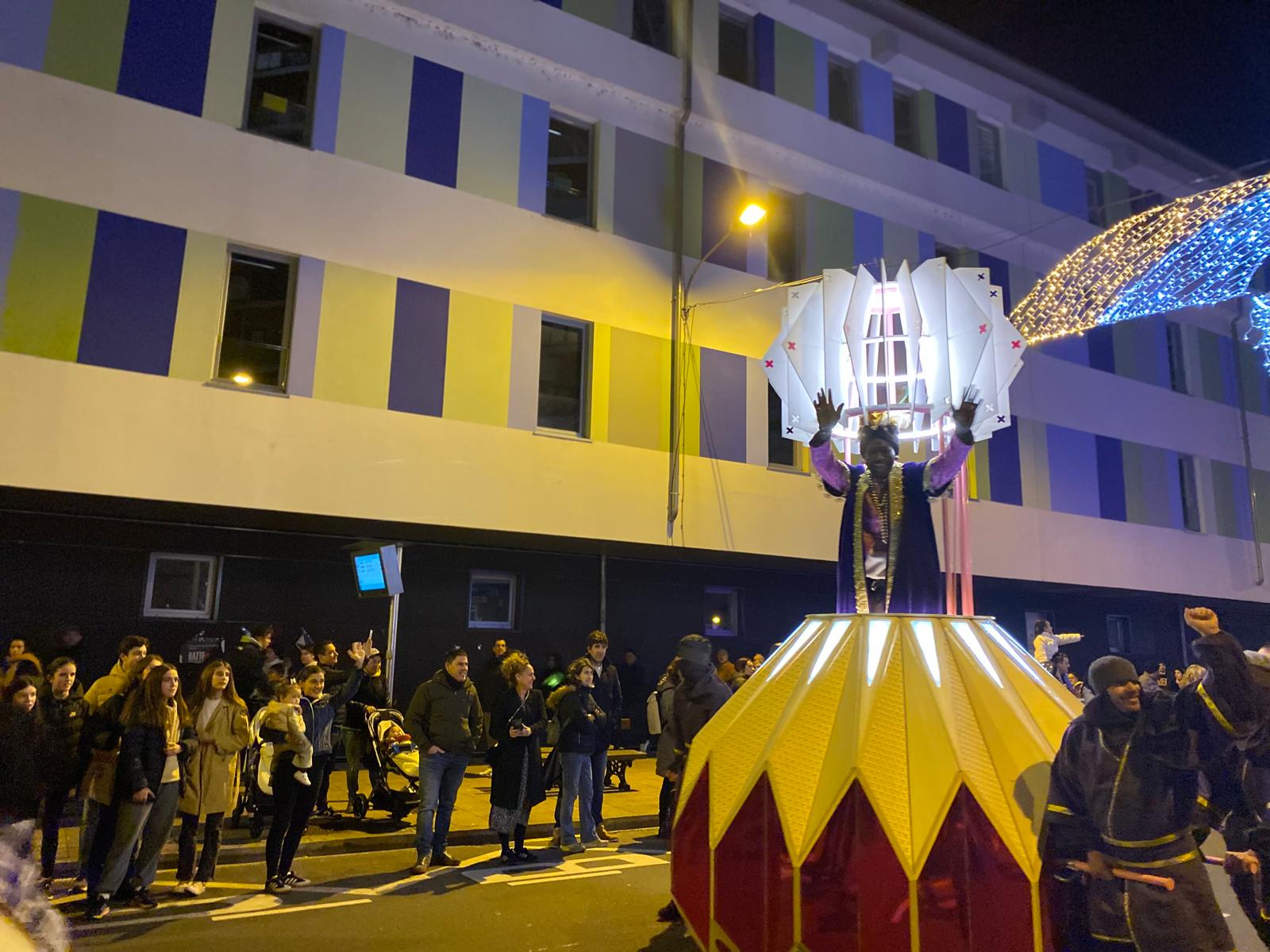 Los Reyes Magos llegan a Azpeitia en tren txu-txu