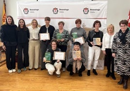 Los ganadores y homenajeados en el ayuntamiento.