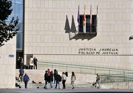 Exterior del Palacio de Justicia de San Sebastián, en Egia.