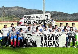 La plantilla de primera regional del Aloña el domingo antes del partido.