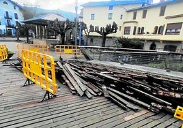 El Ayuntamiento trabaja para reformar el puente estos días.