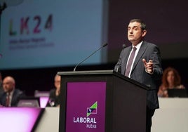 El presidente, Adolfo Plaza, ha comparecido hoy en la Universidad de Deusto.