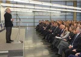 El foro Zedarriak abre el debate sobre subir el gasto en defensa y la nuclear