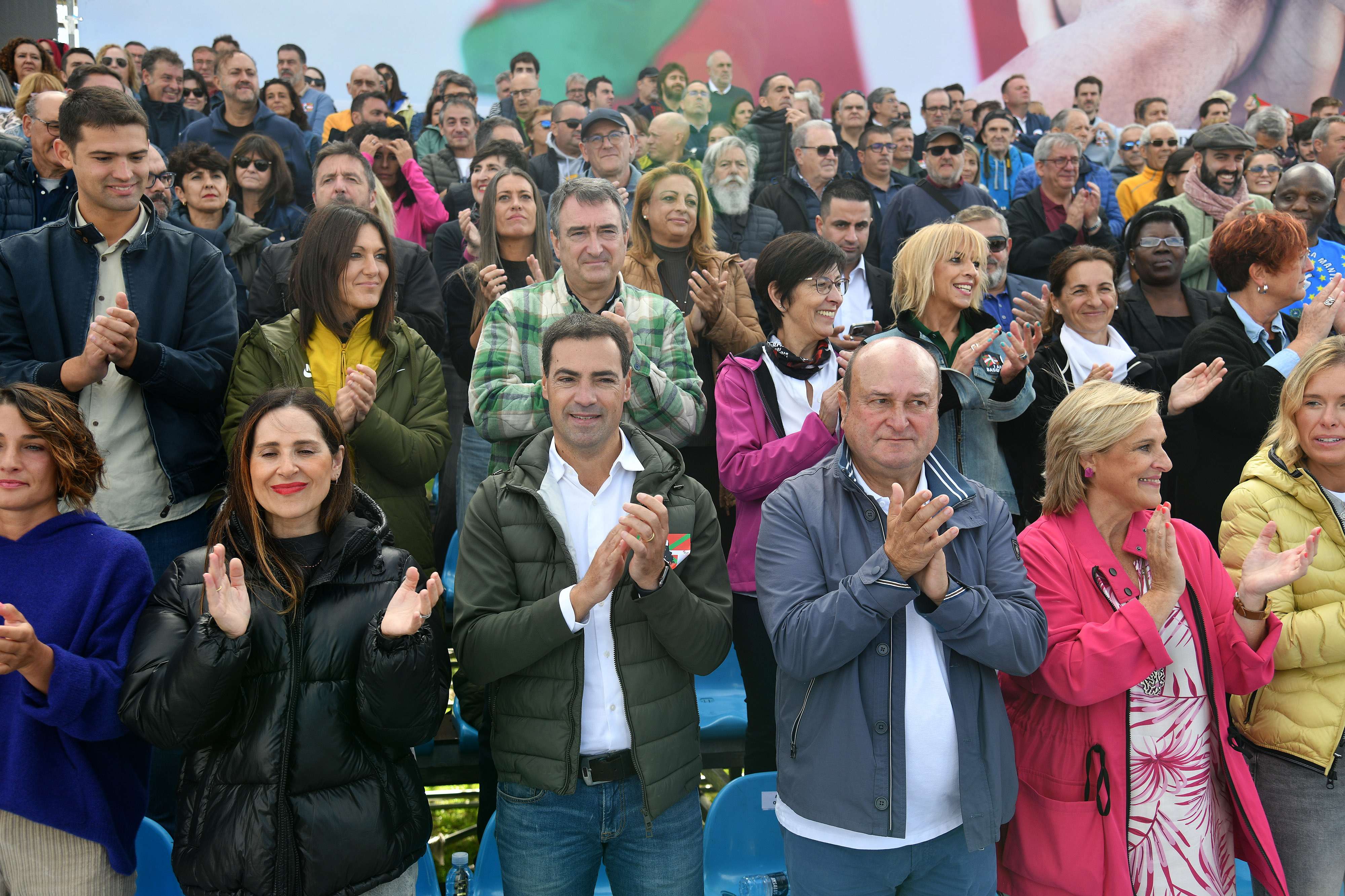 Arriesgó con su apuesta por Imanol Pradales, a su izquierda, pero logró conservar la Lehendakaritza en los comicios de hace nueve meses.