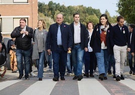 Ortuzar, junto al lehendakari Pradales y los líderes territoriales del partido.