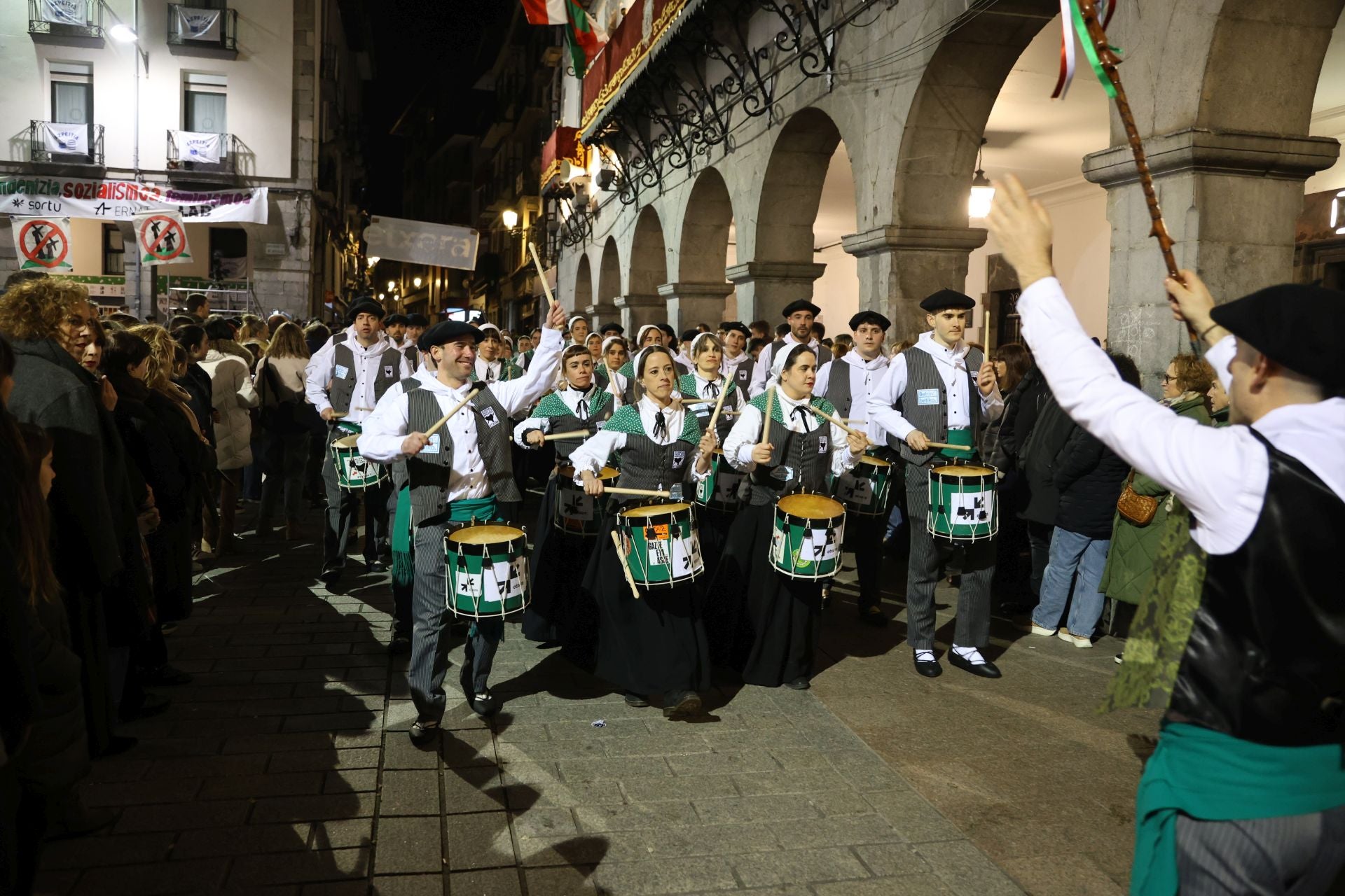 Los tambores y barriles ya se escuchan en Azpeitia