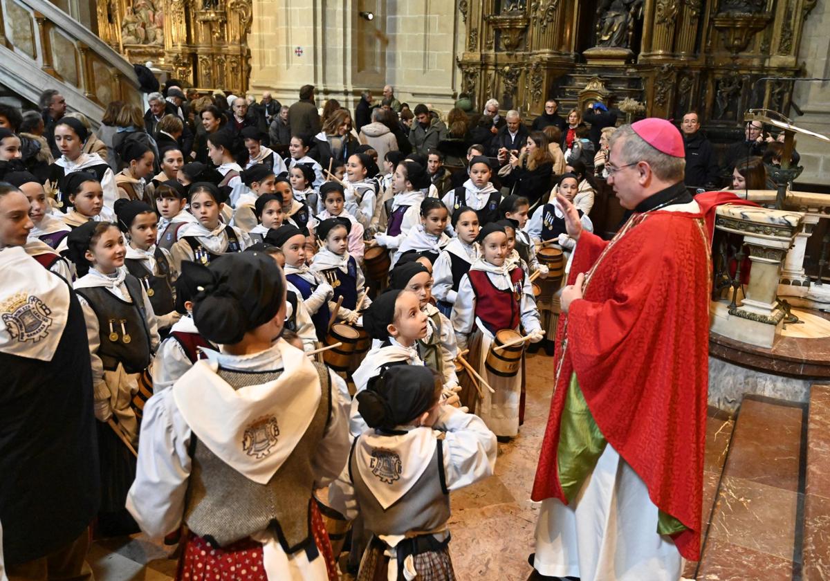 El obispo de San Sebastián, Fernando Prado, durante la homilia del día de la ciudad.