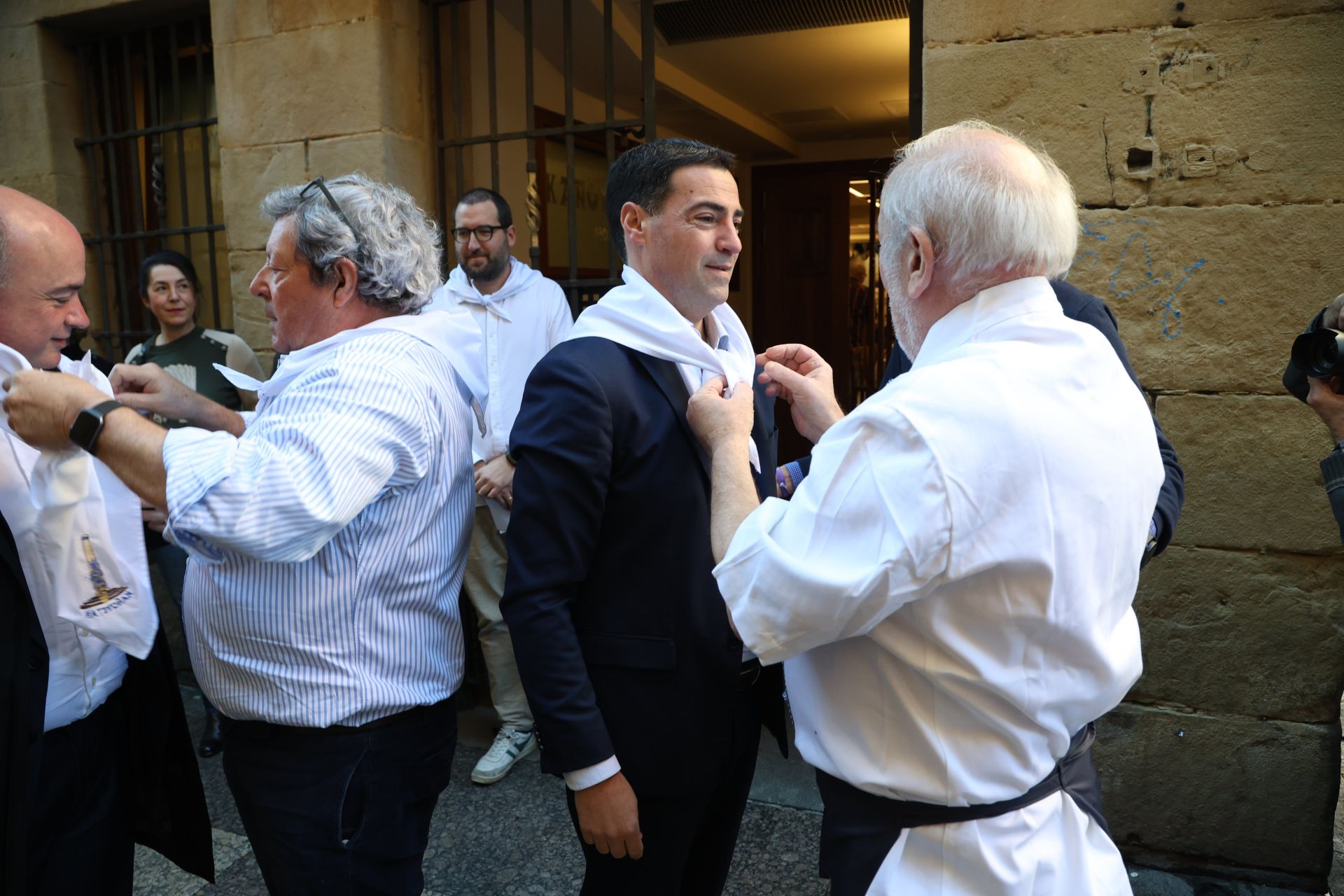 Pradales tampoco se pierde la tamborrada: la visita del lehendakari a San Sebastián