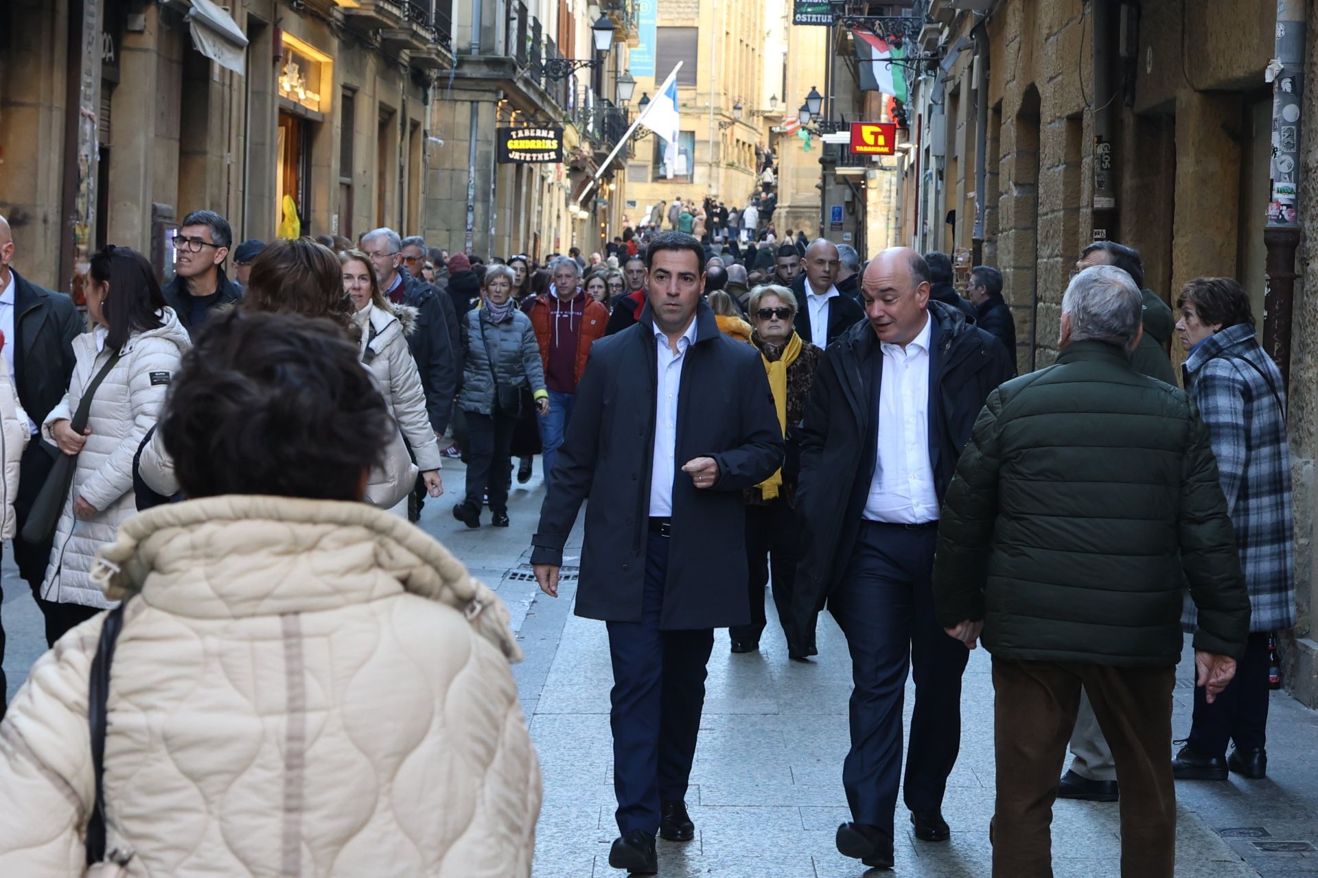 Pradales tampoco se pierde la tamborrada: la visita del lehendakari a San Sebastián